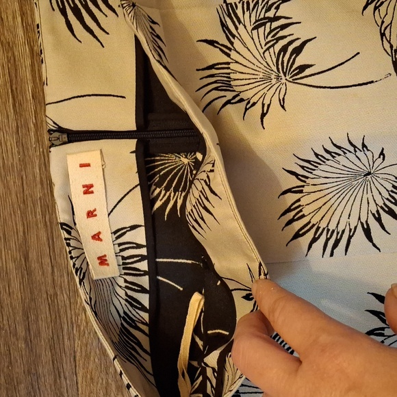 Marni Leaf Embroidered Skirt. Made in Italy - Picture 4 of 11